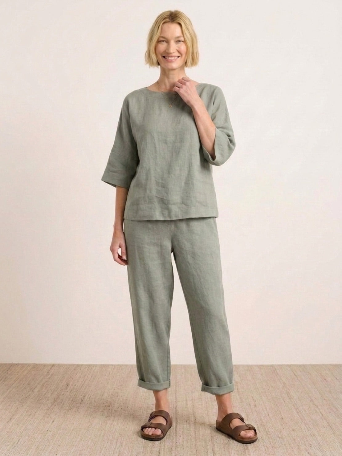 Monochrome Batwing Leisure Co-Ord with boxy crop top and high-waisted tapered pants