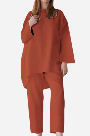 Everyday fashion loose-fit two-piece matching set in rust color with relaxed fit and comfortable fabric