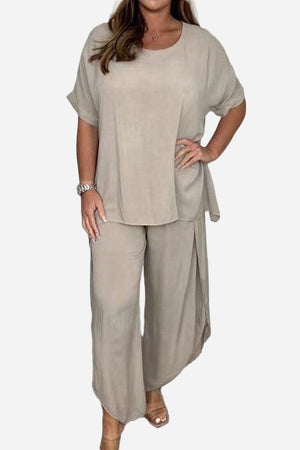 Relaxed linen-like travel 2-piece set in beige with loose fit top and wide-leg pants for comfortable travel wear
