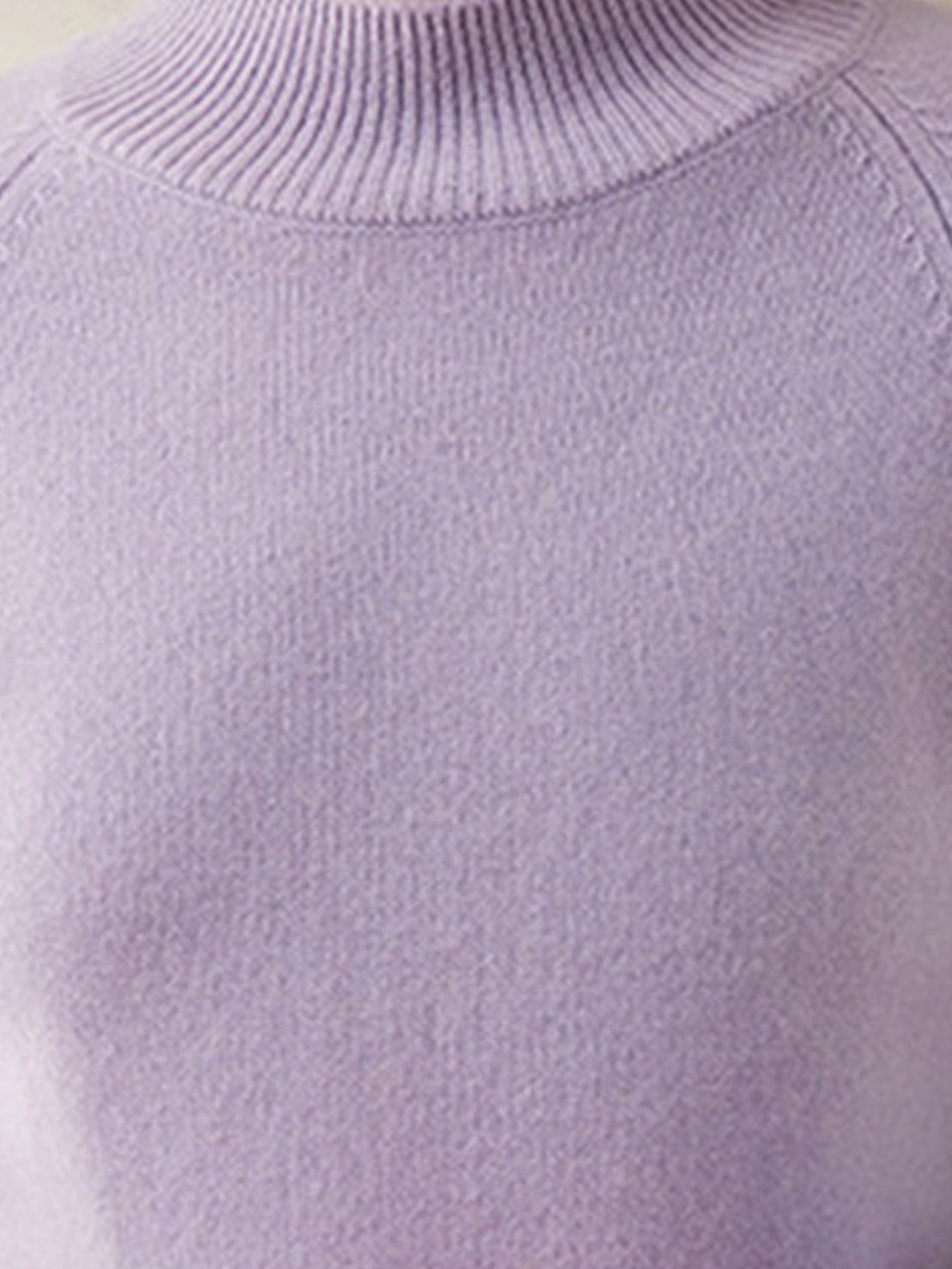 Lightweight 100% Italian cashmere sweater with mock-neck and regular fit for elegant comfort