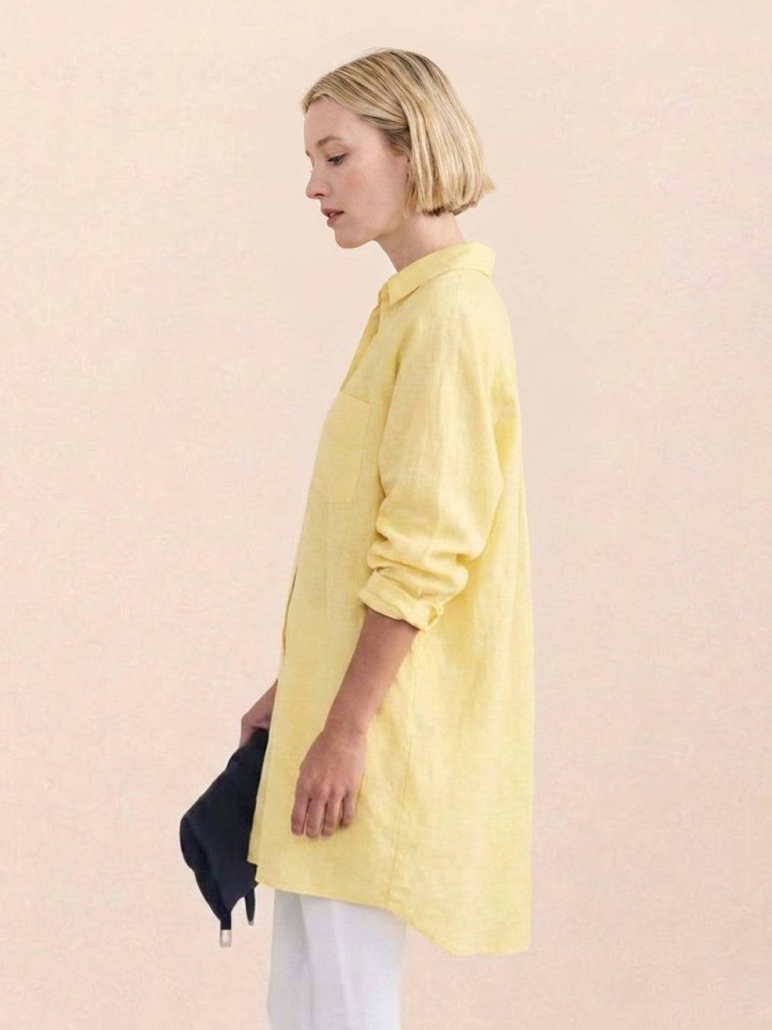 Oversized linen shirt in breathable cotton-linen blend with relaxed fit and vintage back pleats