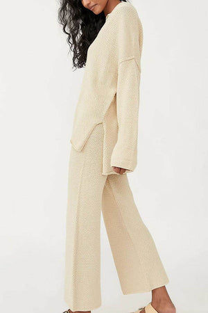 Two-piece oversized set in beige with relaxed fit and textured fabric for multi-weather comfort