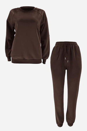 Brown comfy chic tracksuit with relaxed fit sweatshirt and jogger pants
