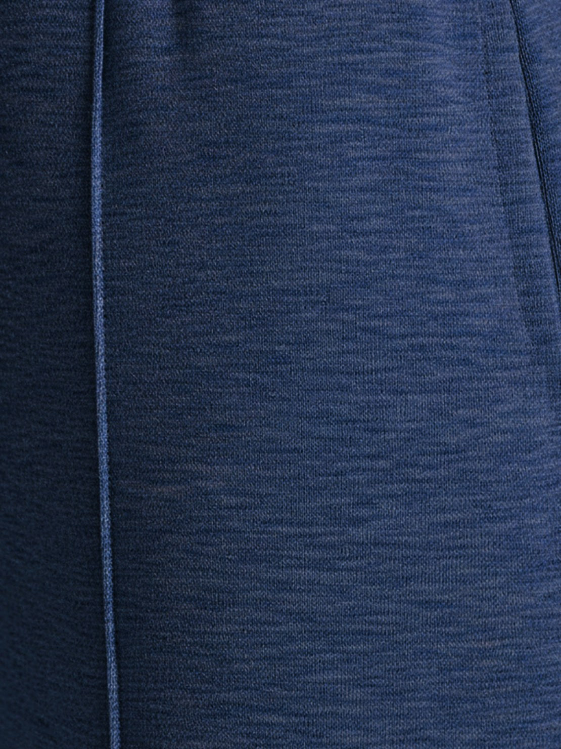 Soft knit wide-leg pants with elastic waist and side pockets in breathable fabric