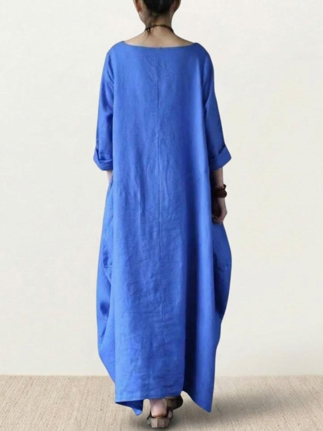 Bohemian maxi dress in oversized linen blend with long sleeves and loose fit.